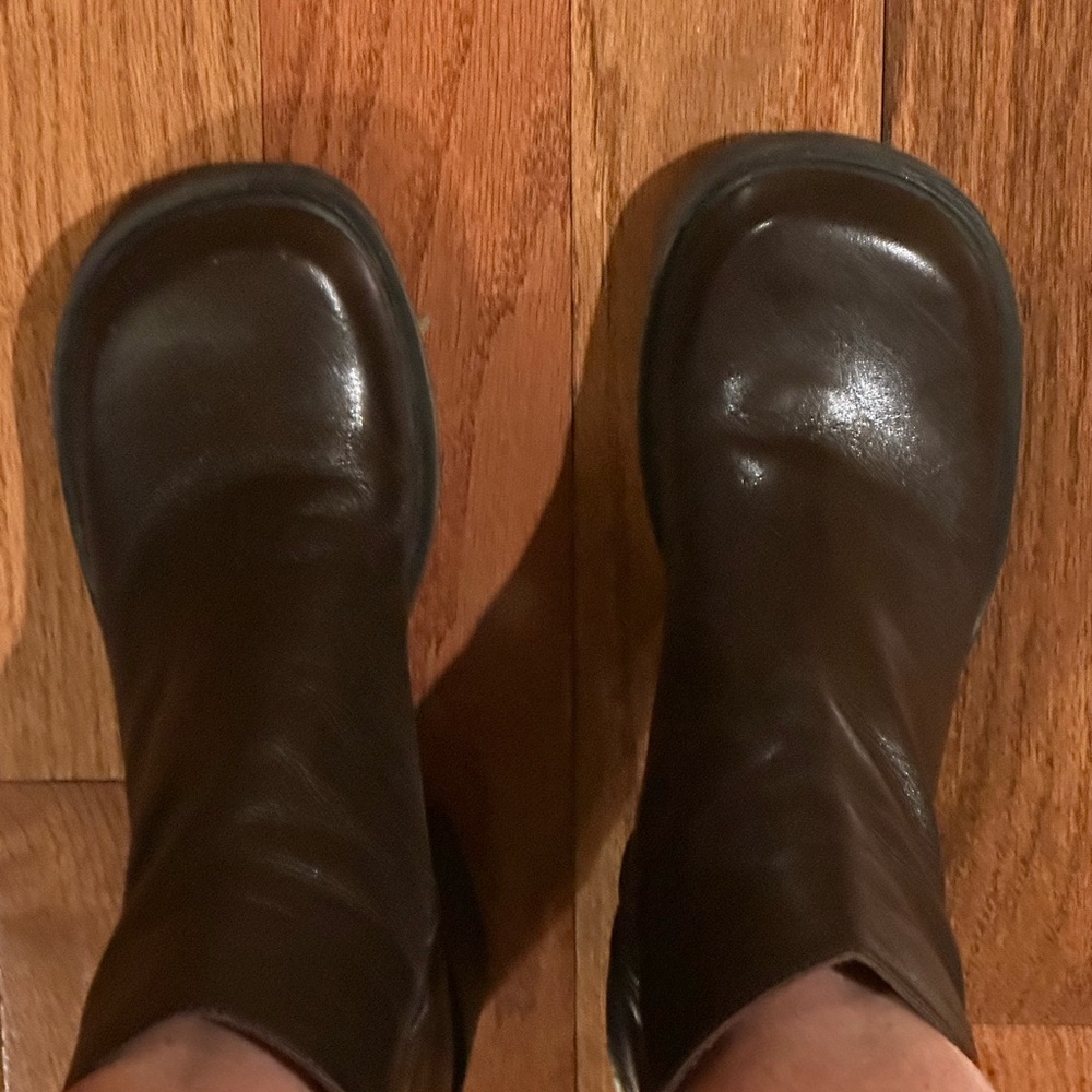 Vintage brown Cloud Nine by Nine West leather platform booties